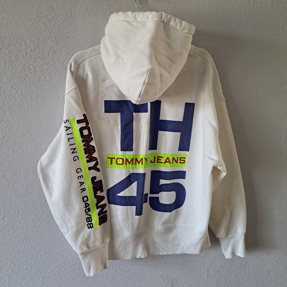Tommy Jeans 90s Sailing Capsule back and sleeve logo hoodie in white - Picture 7 of 8